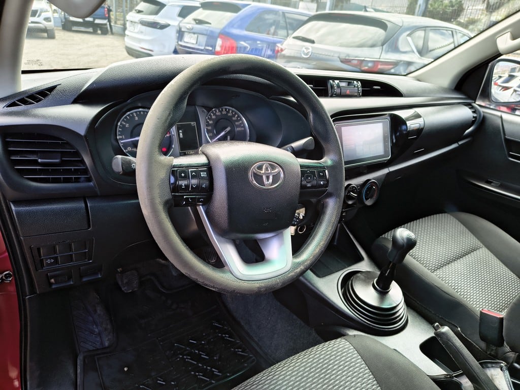Toyota Hilux 2.4 Diesel 4x2 T/m año 2022