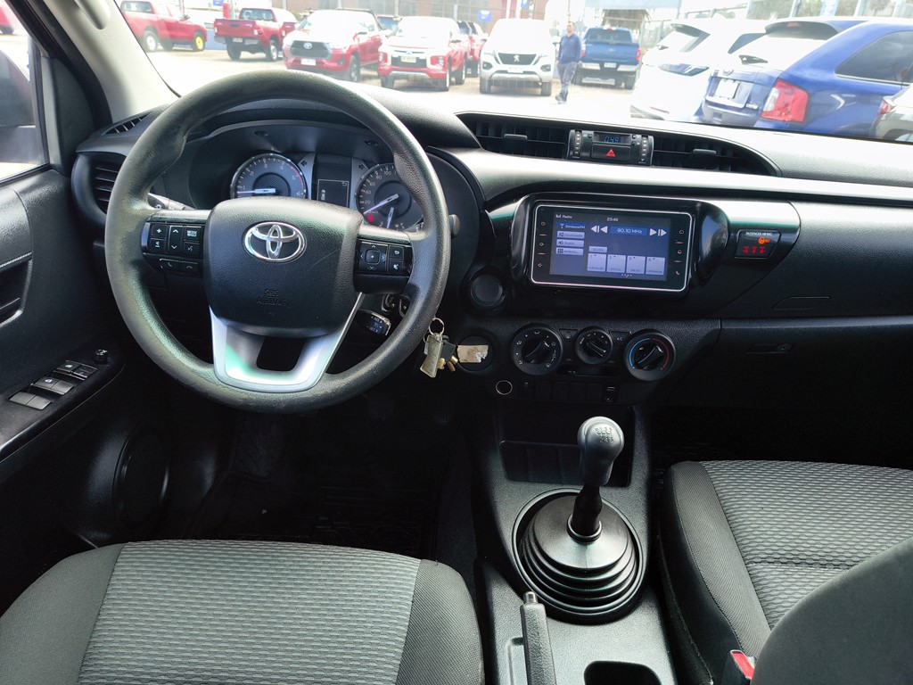 Toyota Hilux 2.4 Diesel 4x2 T/m año 2022