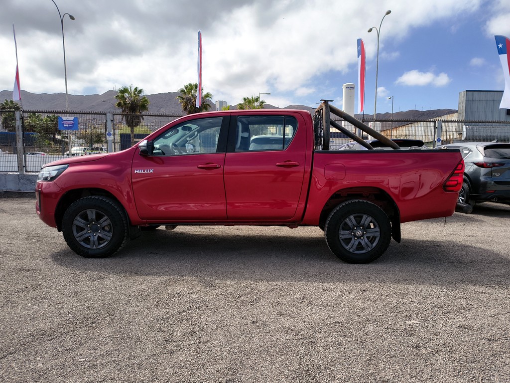 Toyota Hilux 2.8 Sr Diesel 4x4 T/m año 2023