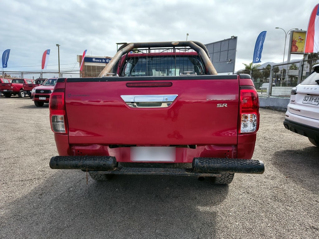 Toyota Hilux 2.8 Sr Diesel 4x4 T/m año 2023