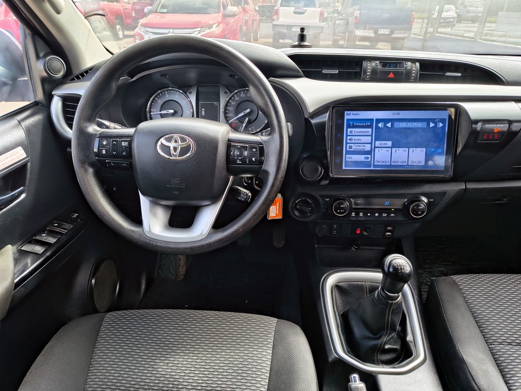 Toyota Hilux 2.8 Sr Diesel 4x4 T/m año 2023