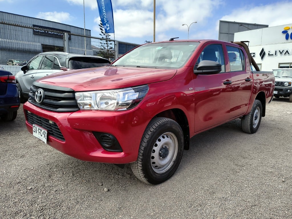 Toyota Hilux 2.4 Diesel 4x2 T/m año 2023