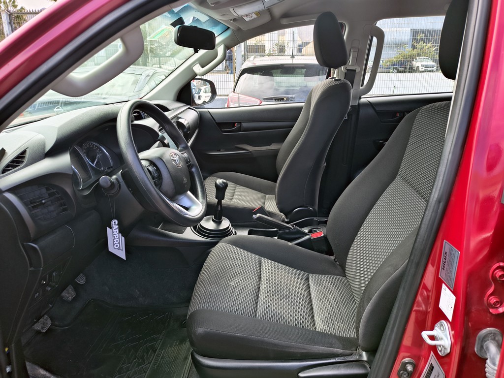 Toyota Hilux 2.4 Diesel 4x2 T/m año 2023