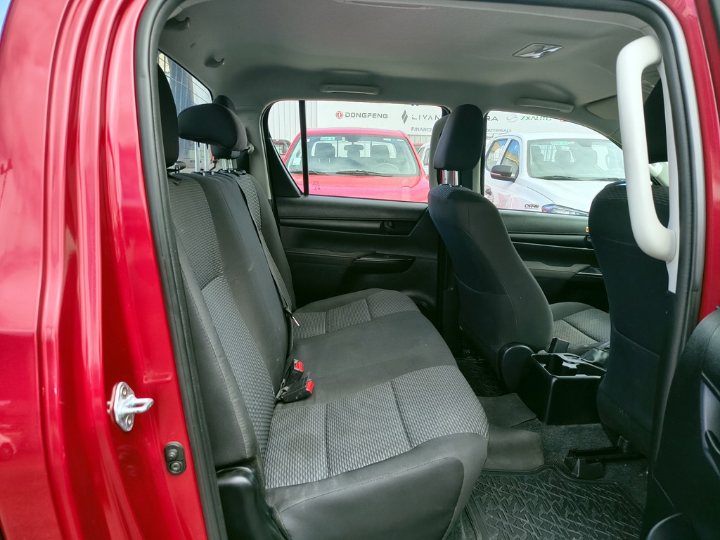 Toyota Hilux 2.4 Diesel 4x2 T/m año 2023