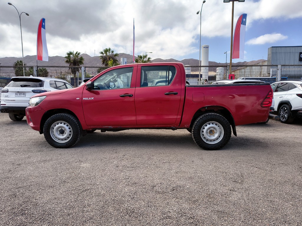 Toyota Hilux Tss 2.4 Diesel 4x4 T/m año 2023