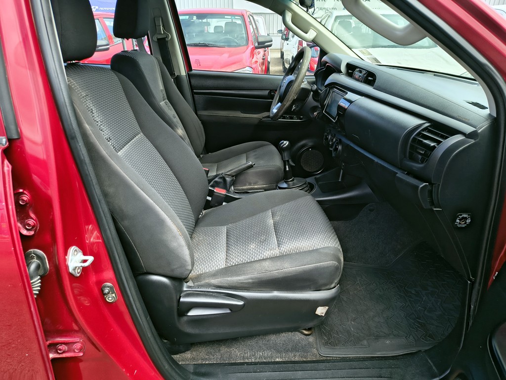 Toyota Hilux Tss 2.4 Diesel 4x4 T/m año 2023