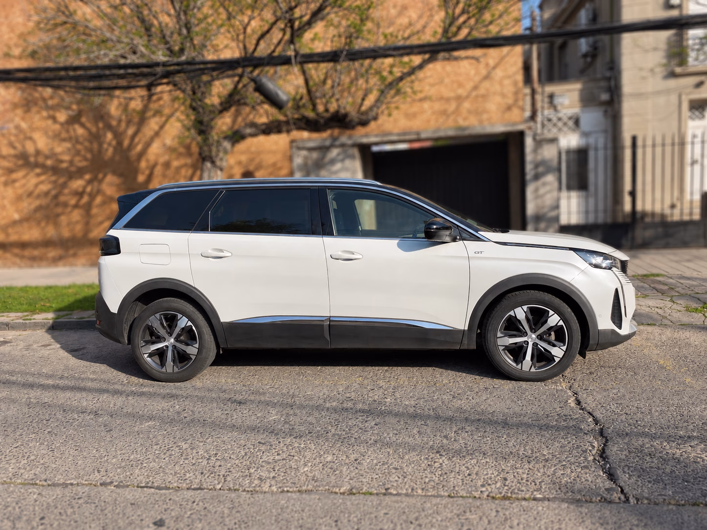 Peugeot 5008 Gt Bluehdi 4x2 año 2023