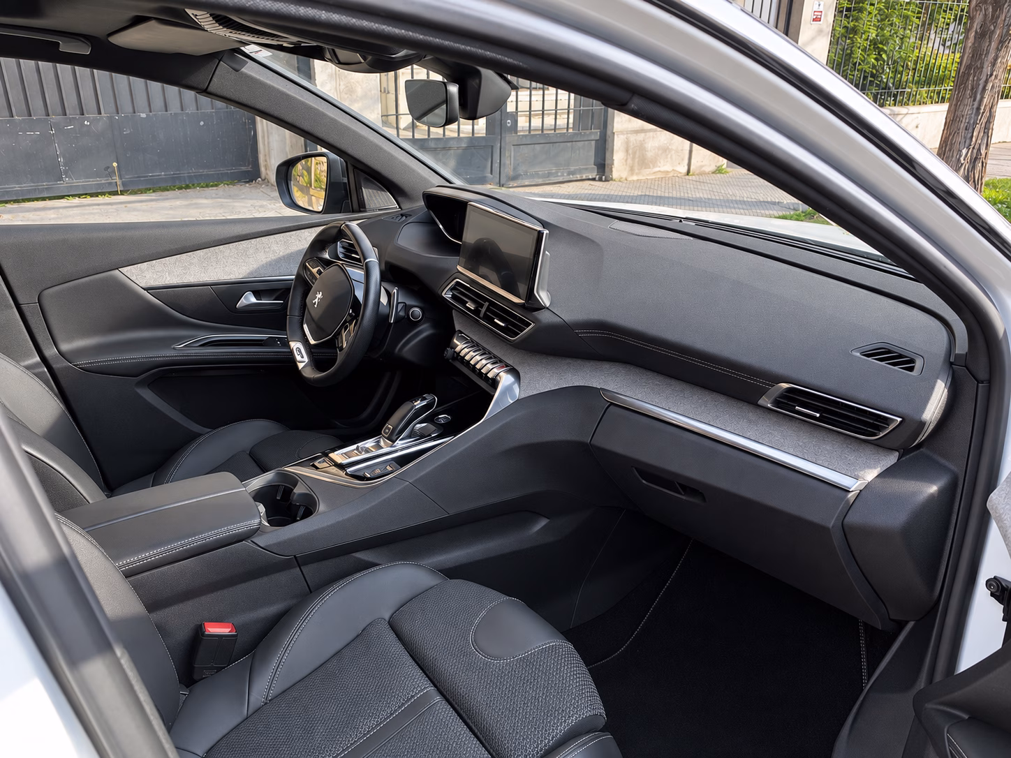 Peugeot 5008 Gt Bluehdi 4x2 año 2023