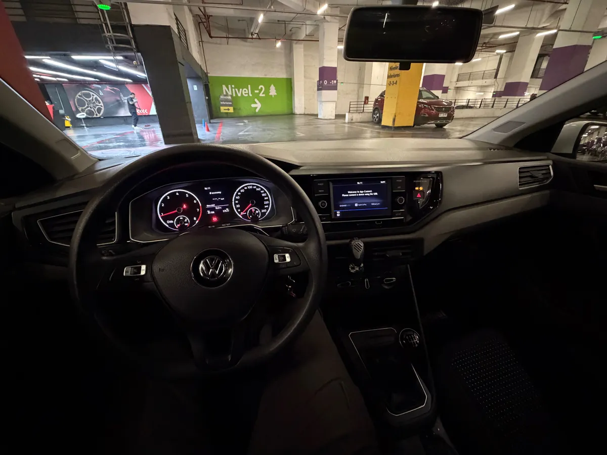 VOLKSWAGEN POLO 1.6 Comfortline Mt año 2022