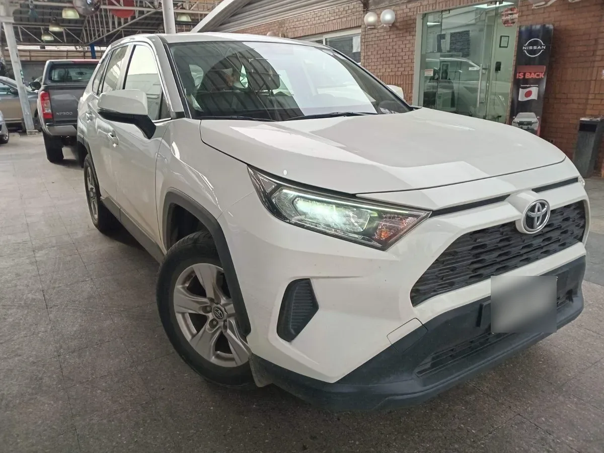 Toyota Rav 4 2.0 Le 4x2 Cvt At 5p año 2021
