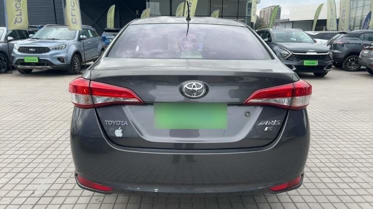 Toyota Yaris 1.5 Gli 4x2 E Mt 4p año 2019