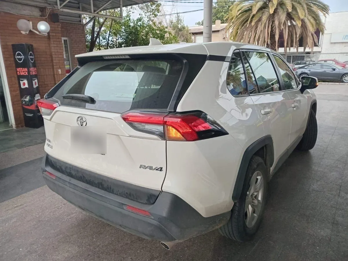Toyota Rav 4 2.0 Le 4x2 Cvt At 5p año 2021