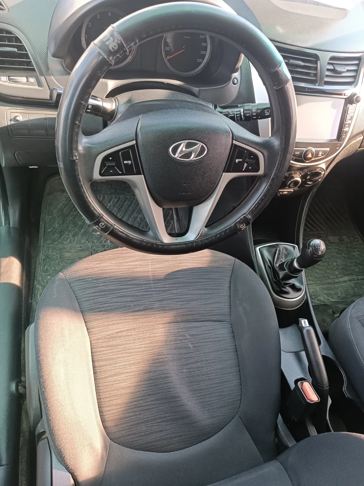 HYUNDAI ACCENT 1.4 Rb Sdn Gl 2ab Acl Mt año 2017