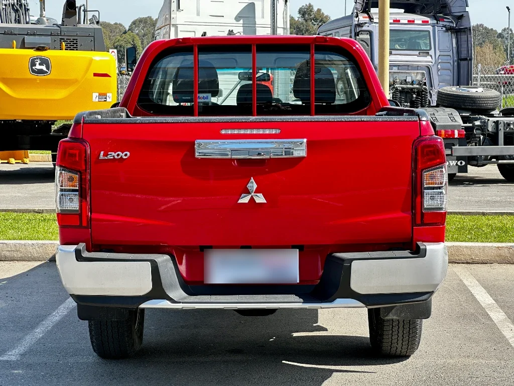 Mitsubishi L200 L200 4x2 Katana D/c 2.4 Td Mt Cr año 2023