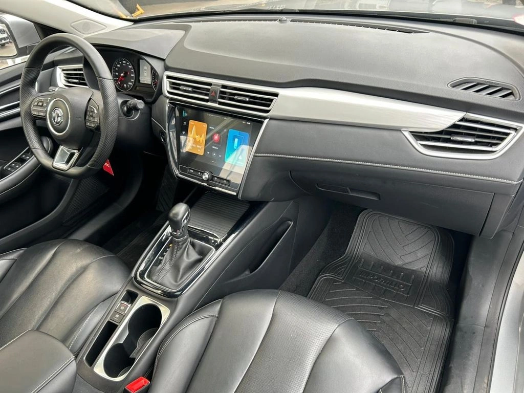 MG 5 1.5 Dlx Mt año 2025