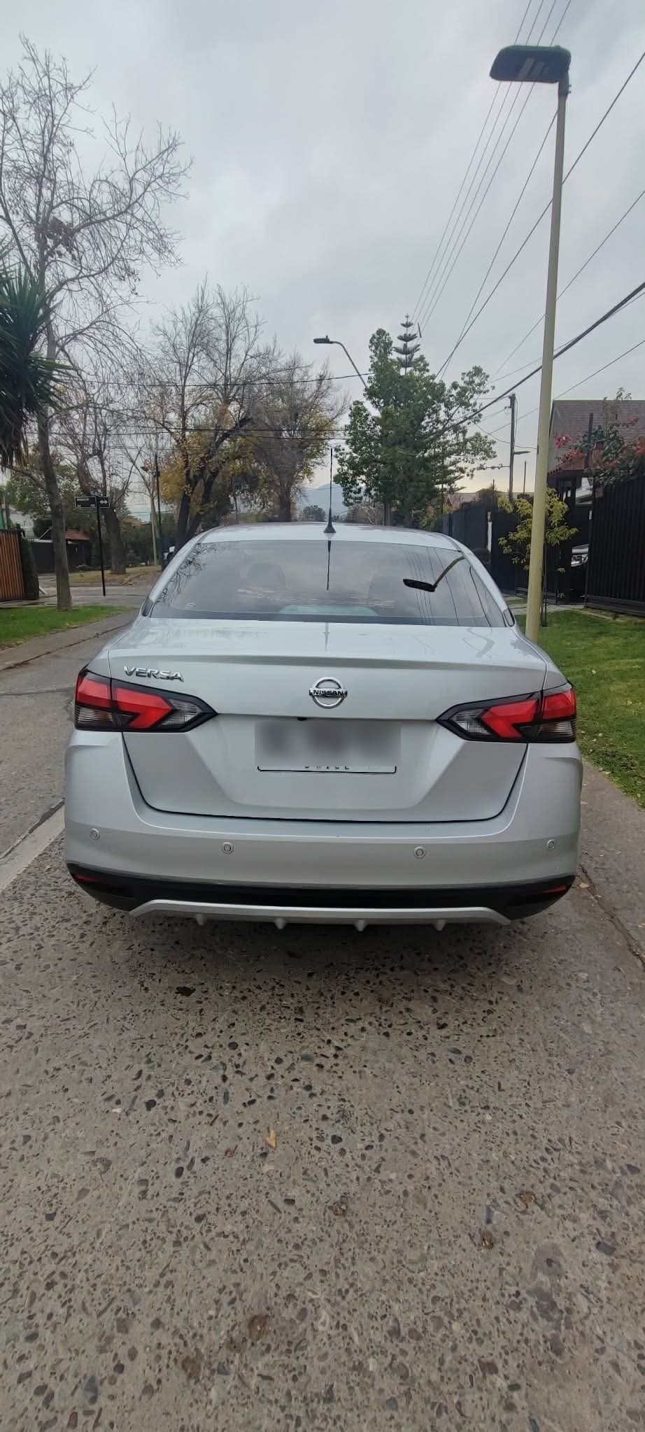 NISSAN VERSA 1.6 Advance Mt año 2023