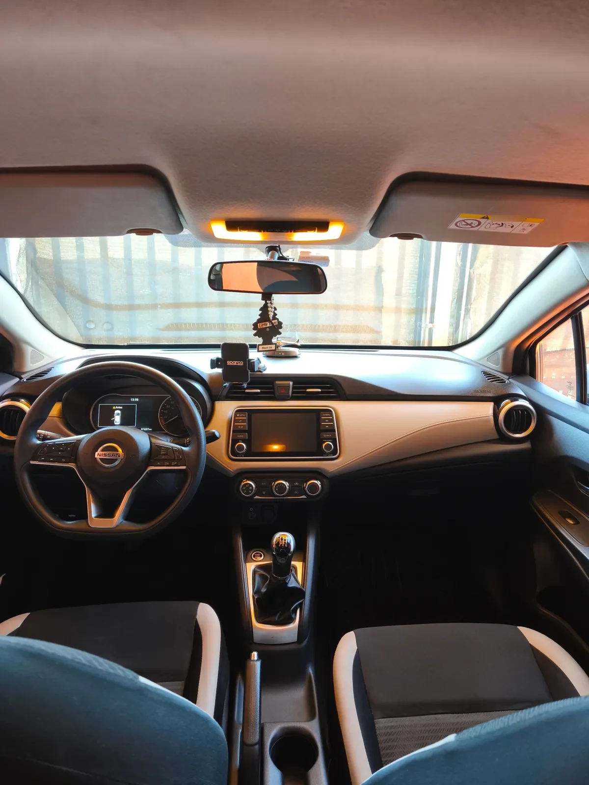 NISSAN VERSA 1.6 Advance Mt año 2023