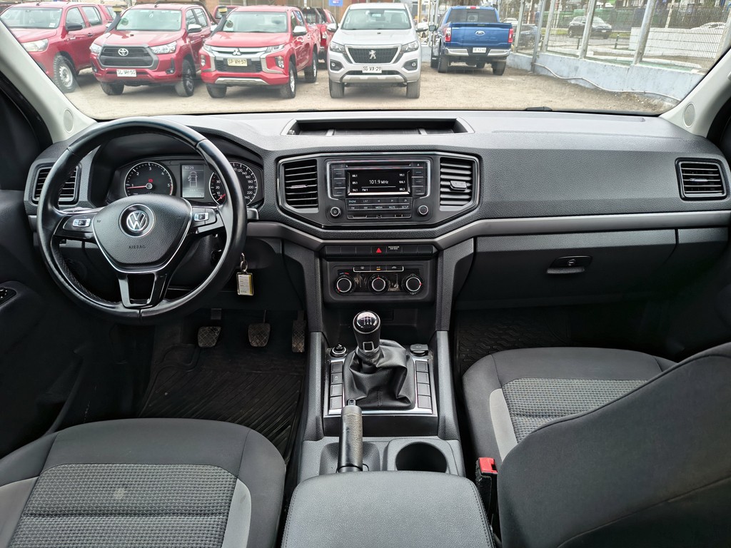 Volkswagen Amarok 2.0 Diesel 4x2 T/m Trendline año 2023
