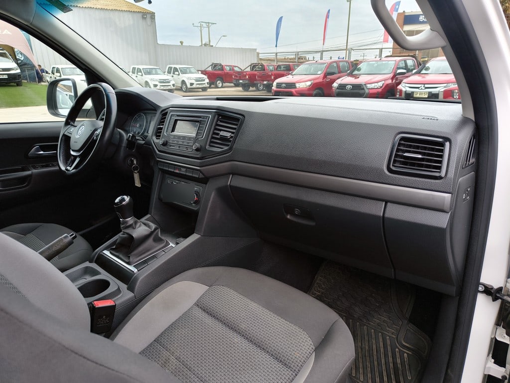 Volkswagen Amarok 2.0 Diesel 4x2 T/m Trendline año 2023