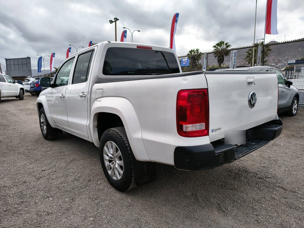 Volkswagen Amarok 2.0 Diesel 4x2 T/m Trendline año 2023
