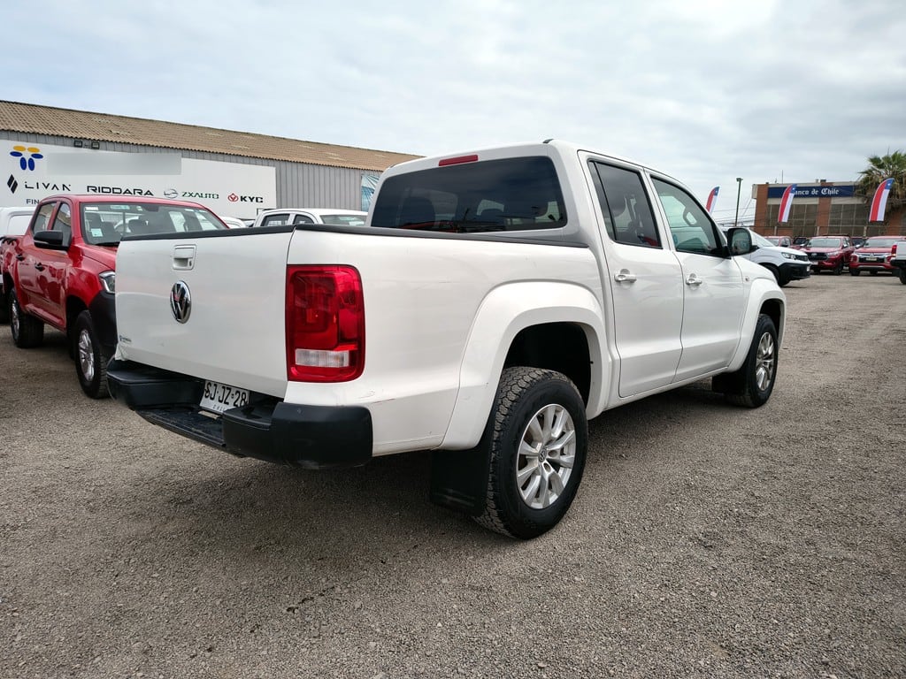Volkswagen Amarok 2.0 Diesel 4x2 T/m Trendline año 2023