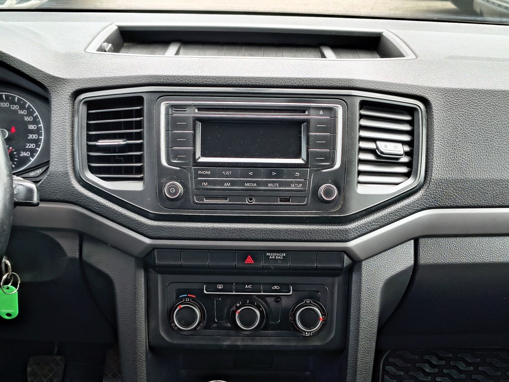 Volkswagen Amarok 2.0 Diesel 4x2 T/m Trendline año 2023