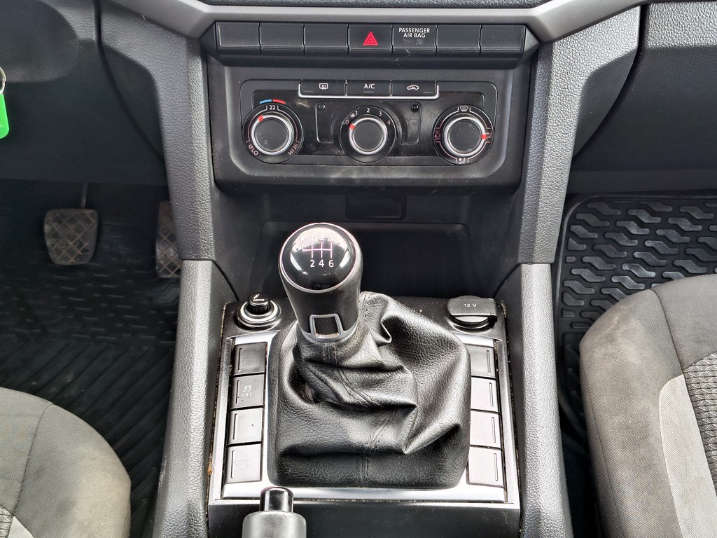 Volkswagen Amarok 2.0 Diesel 4x2 T/m Trendline año 2023
