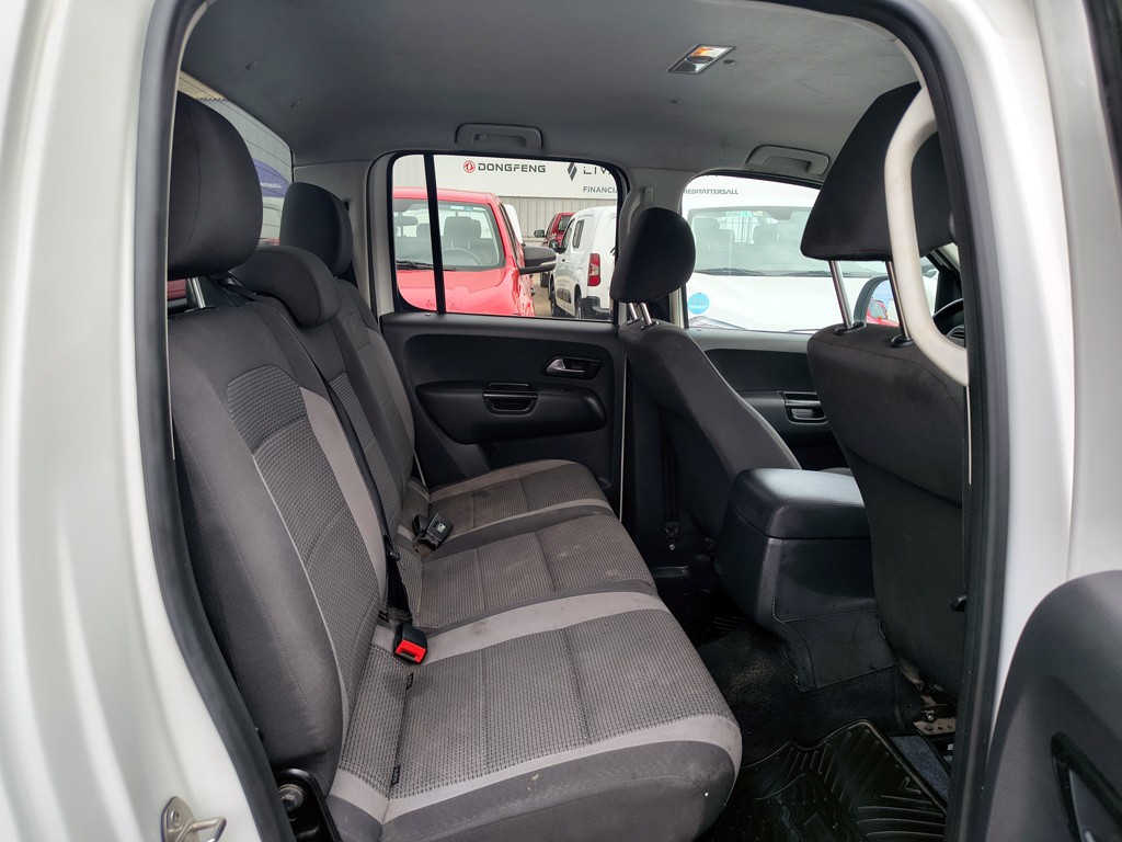 Volkswagen Amarok 2.0 Diesel 4x2 T/m Trendline año 2023