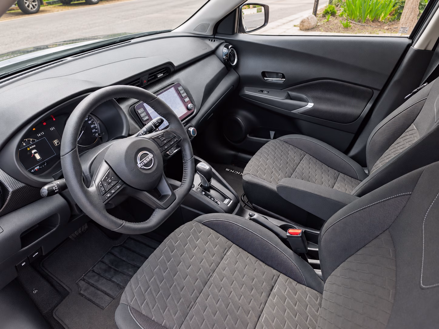 Nissan Kicks Advance año 2024