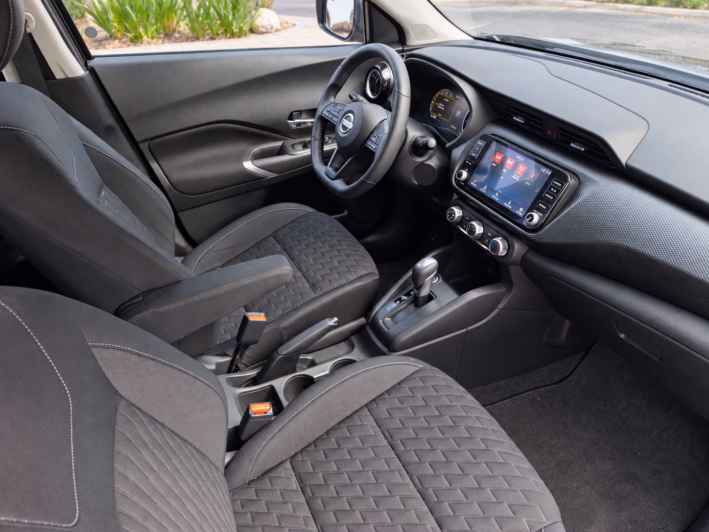 Nissan Kicks Advance año 2024