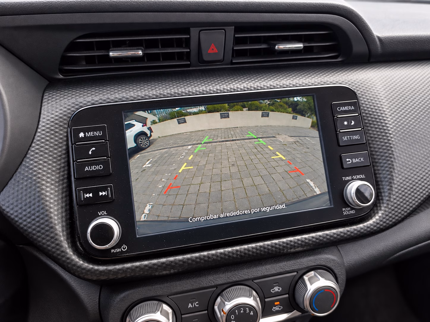 Nissan Kicks Advance año 2024