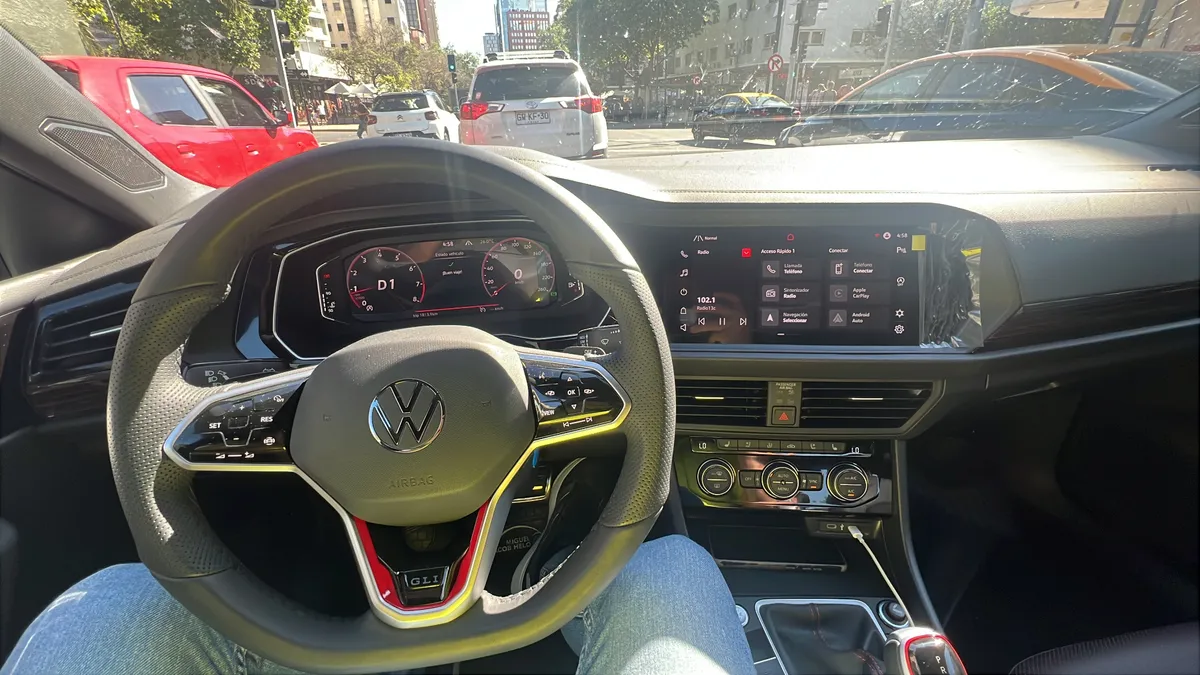 VOLKSWAGEN JETTA 2.0 Gli At año 2025