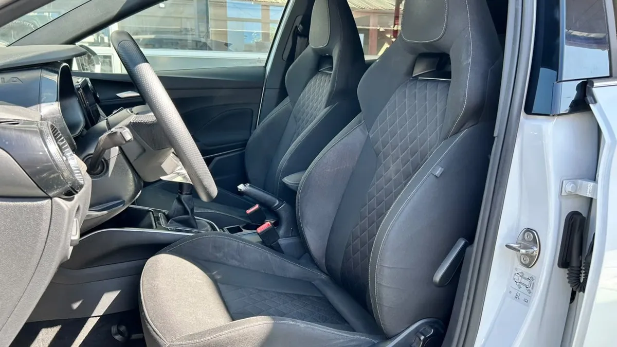 Skoda Fabia 1.0 Tsi Style 4x2 Hb Mt 5p año 2022