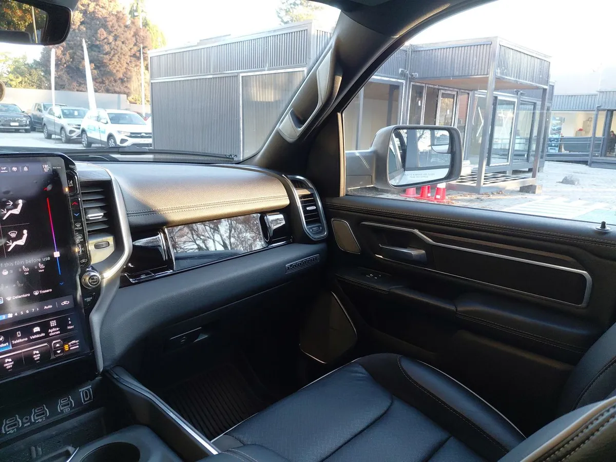 Ram 1500 3.0t Laramie 4x4 Crew Cab At 4p año 2025