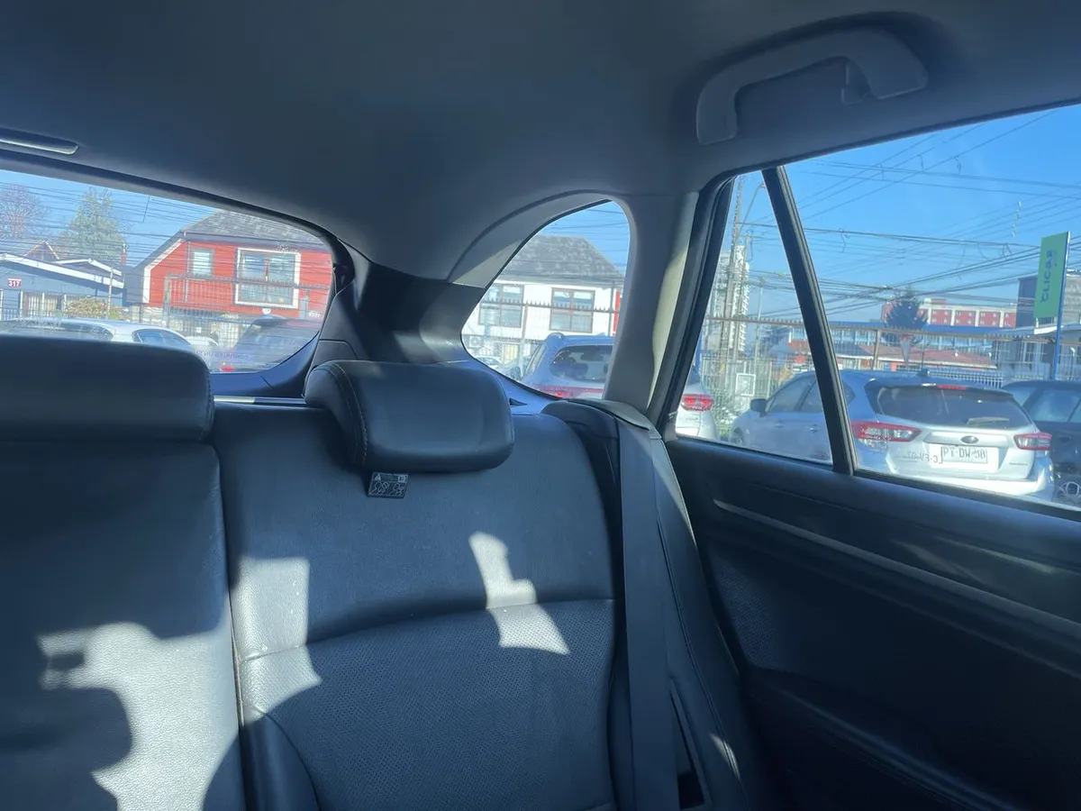 Subaru Outback 2.5i Limited Awd Eyesight Cvt At 5p año 2019
