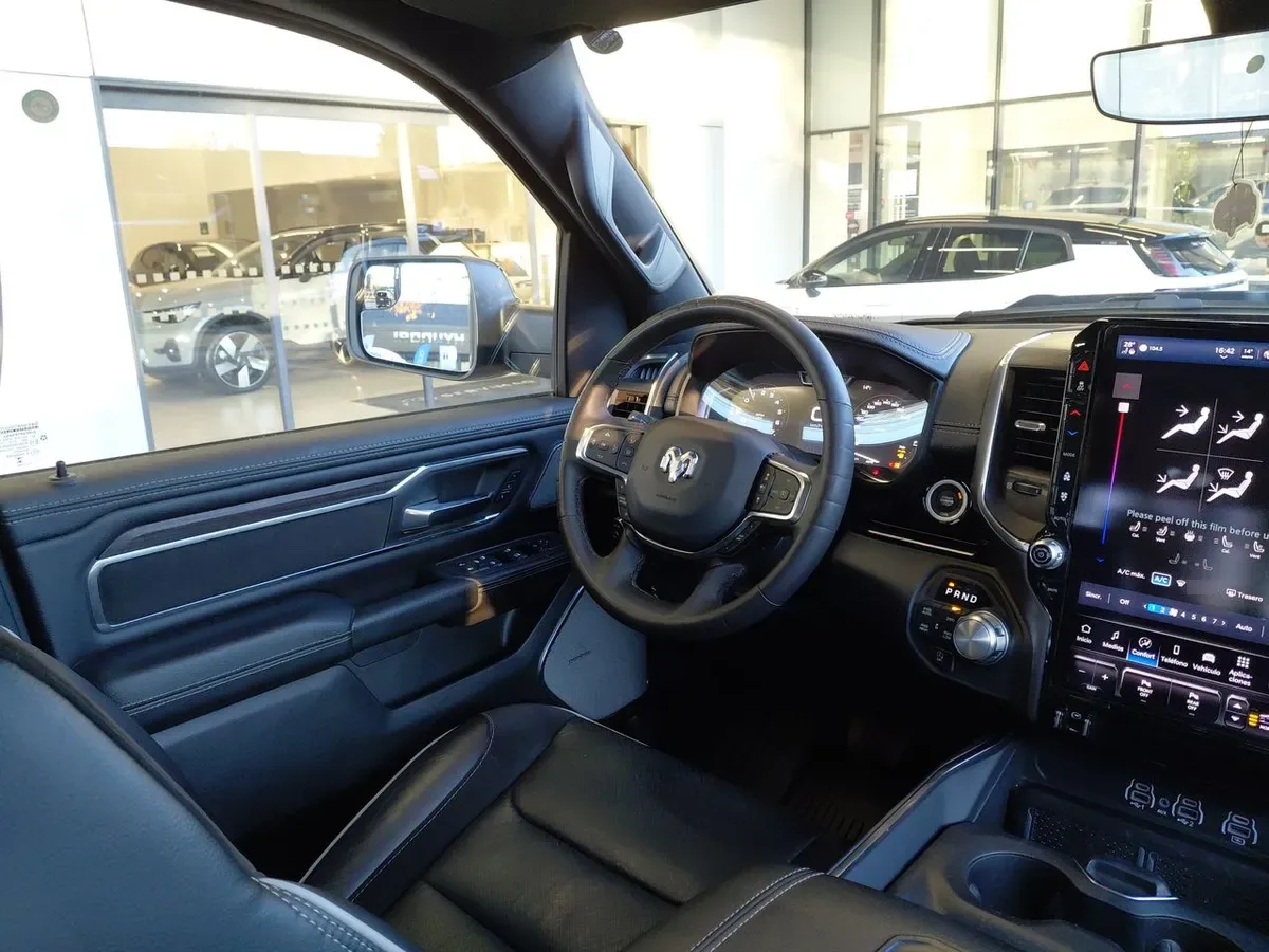 Ram 1500 3.0t Laramie 4x4 Crew Cab At 4p año 2025