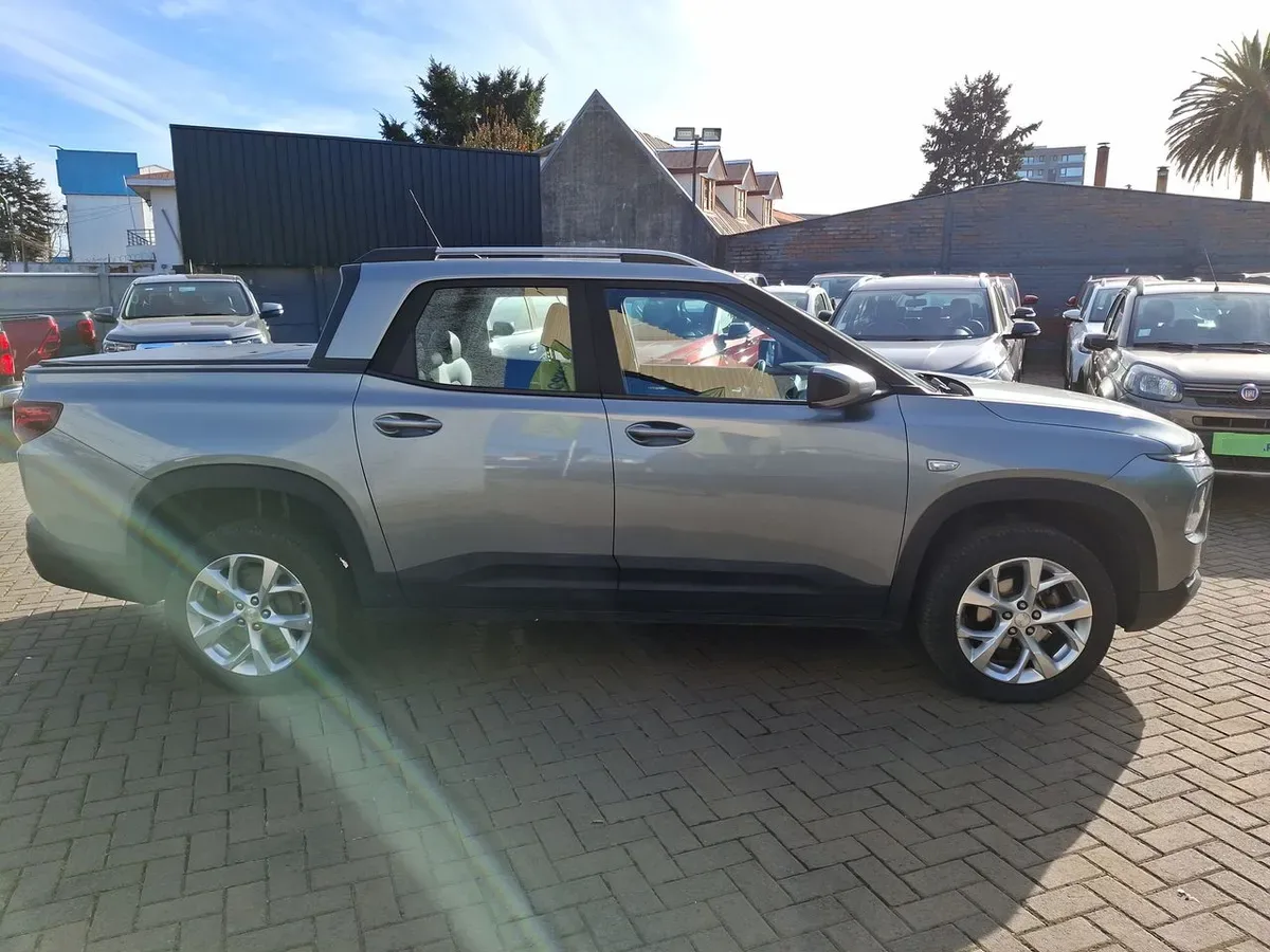 Chevrolet Montana 1.2t Ltz R 4x2 At 4p año 2024