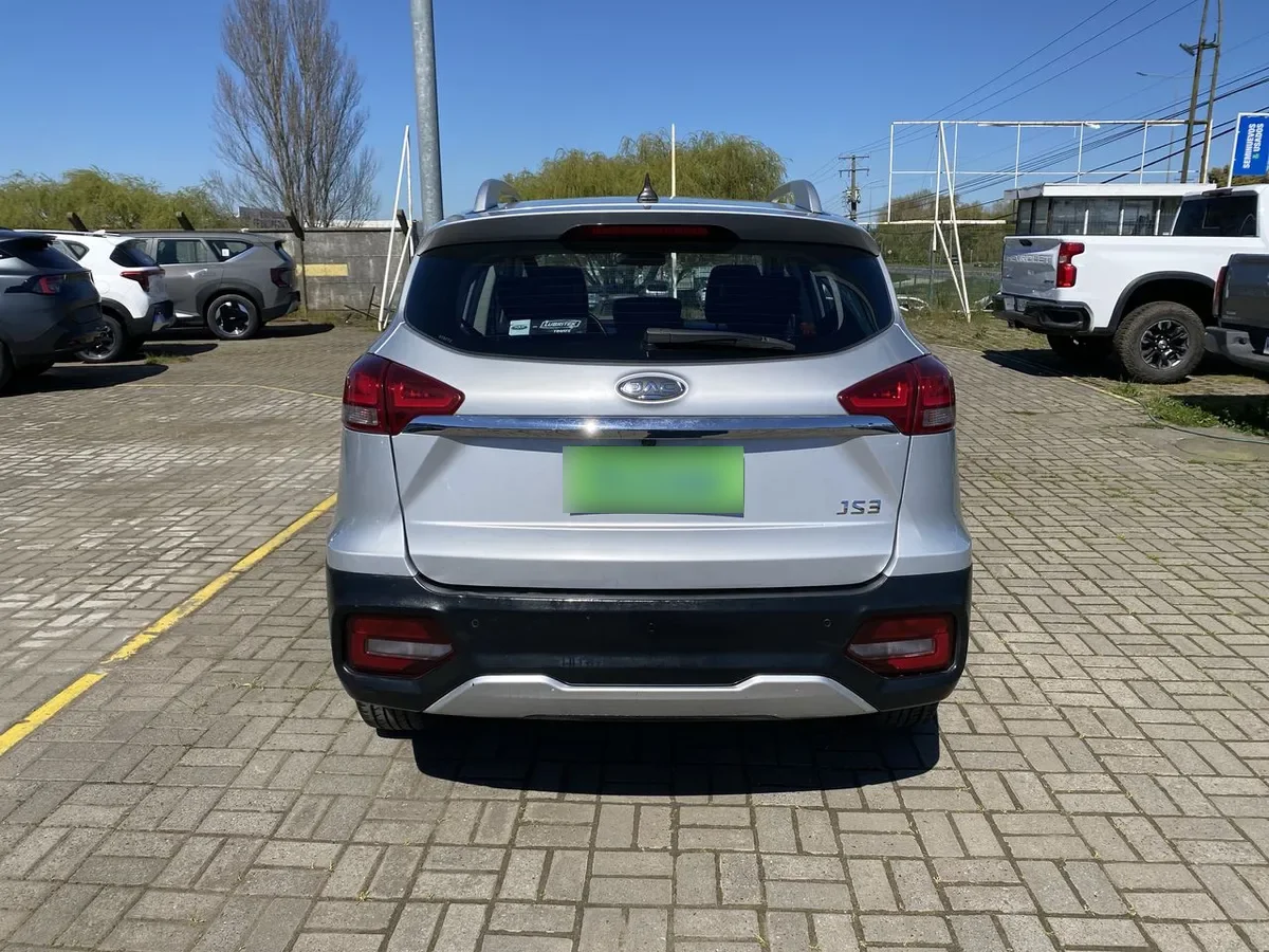 JAC Js3 1.6 Advance 4x2 Mt 5p año 2022