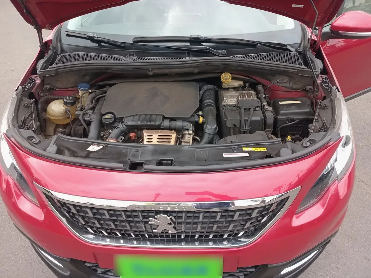 Peugeot 2008 1.2 Allure Pack Puretech 4x2 110hp Eat6 5p año 2018