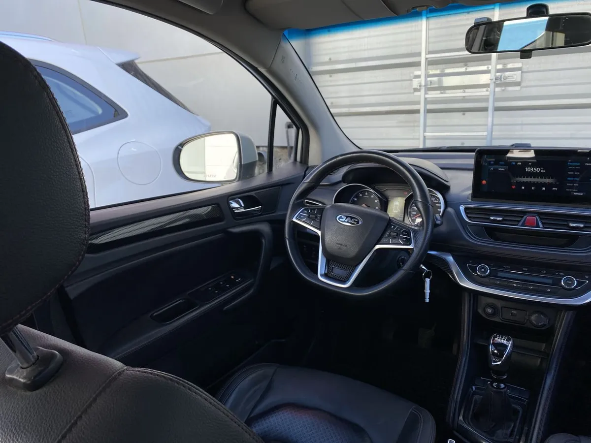 JAC Js3 1.6 Advance 4x2 Mt 5p año 2022