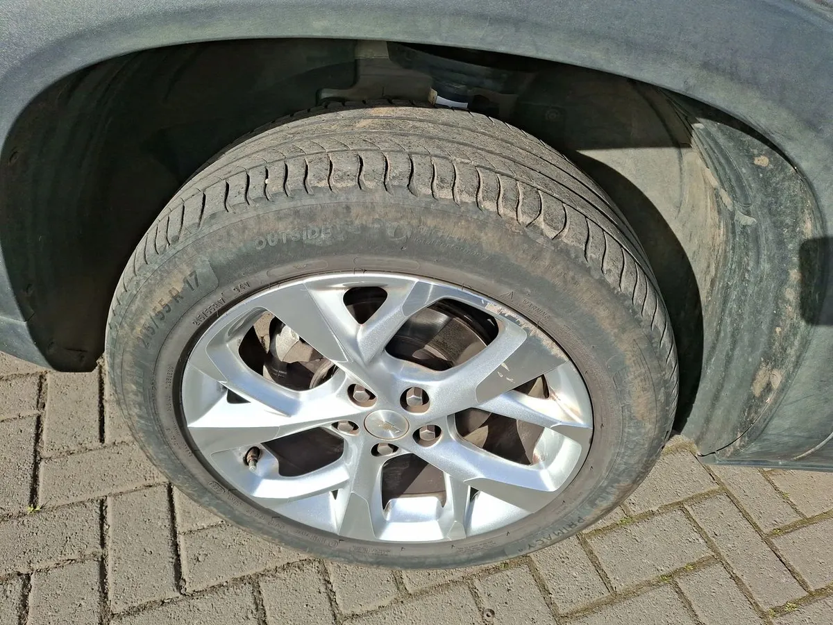 Chevrolet Montana 1.2t Ltz R 4x2 At 4p año 2024