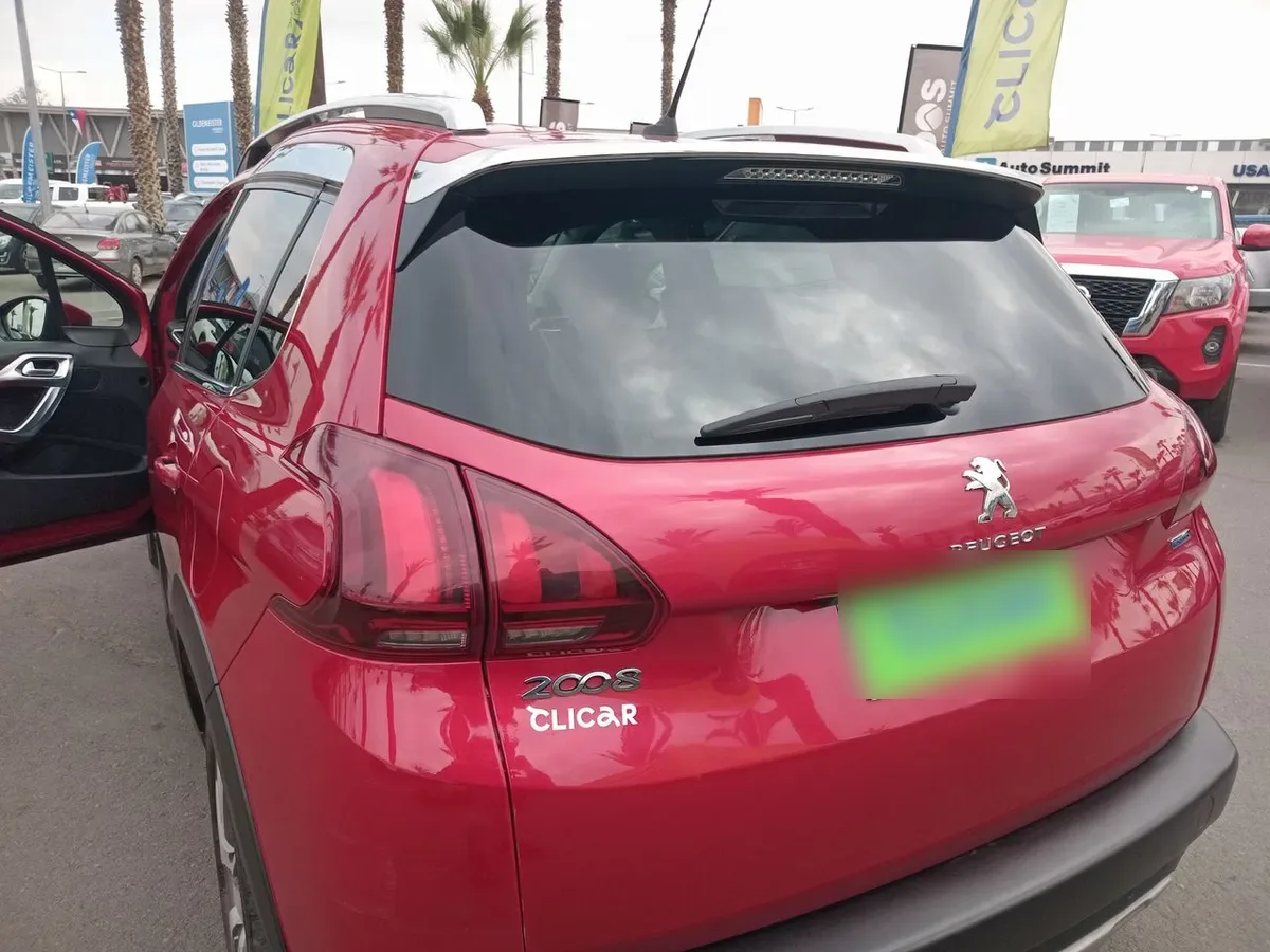 Peugeot 2008 1.2 Allure Pack Puretech 4x2 110hp Eat6 5p año 2018