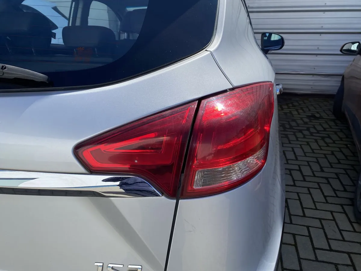 JAC Js3 1.6 Advance 4x2 Mt 5p año 2022