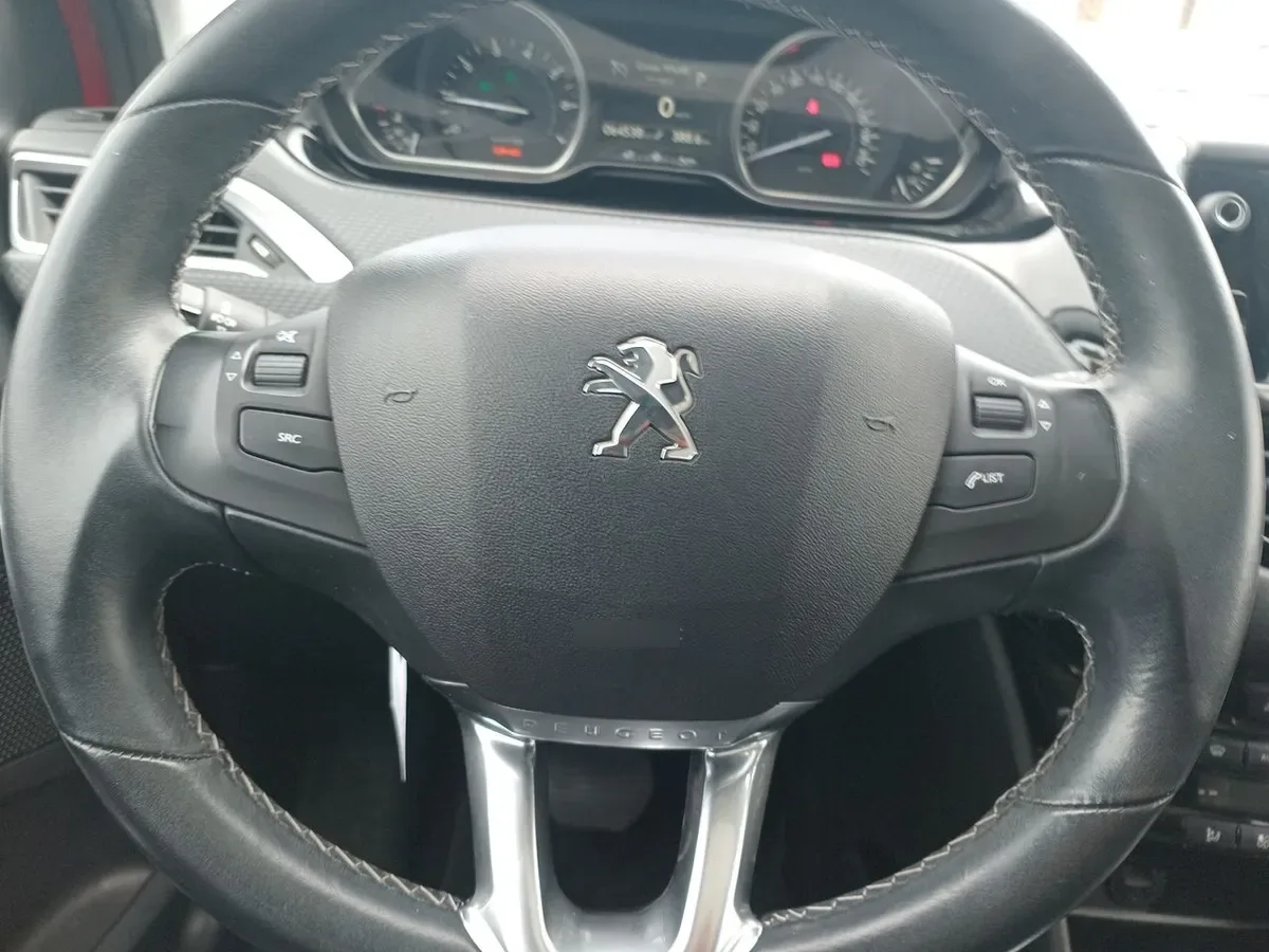 Peugeot 2008 1.2 Allure Pack Puretech 4x2 110hp Eat6 5p año 2018