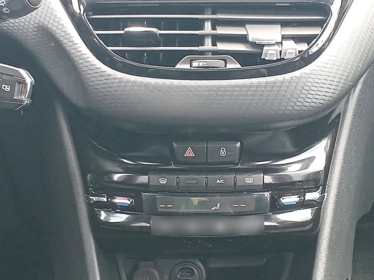 Peugeot 2008 1.2 Allure Pack Puretech 4x2 110hp Eat6 5p año 2018
