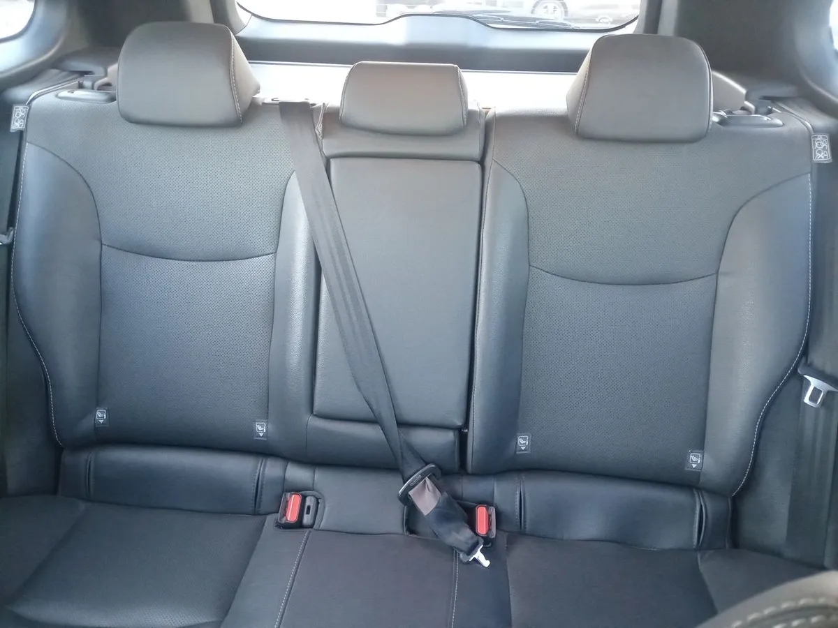 Toyota Corolla Cross 1.8 Seg Hybrid 4x2 Cvt At 5p año 2023
