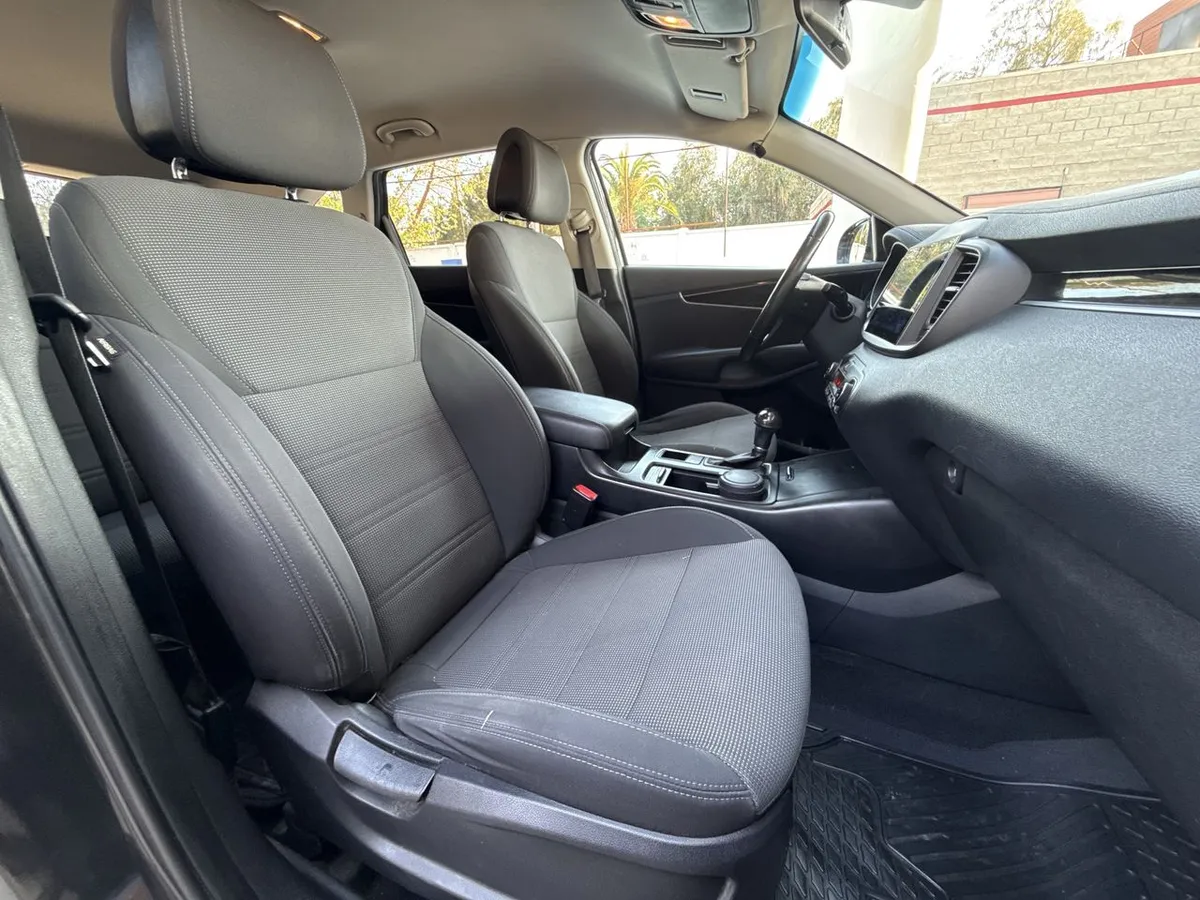 Kia Sorento 2.4 Ex 4x2 At 5p año 2017