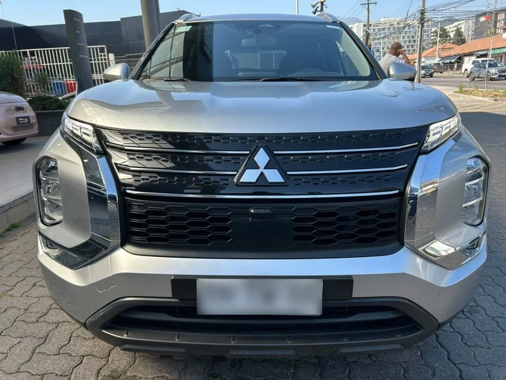 Mitsubishi Outlander Gl 2.5 Aut año 2024