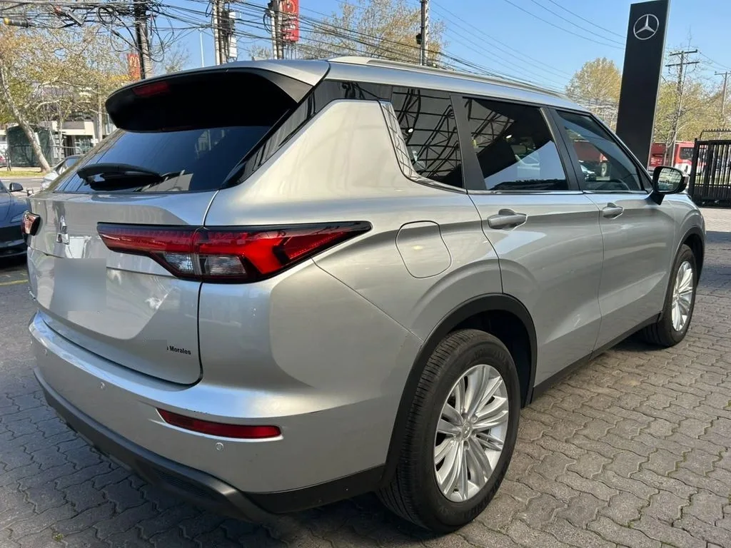 Mitsubishi Outlander Gl 2.5 Aut año 2024