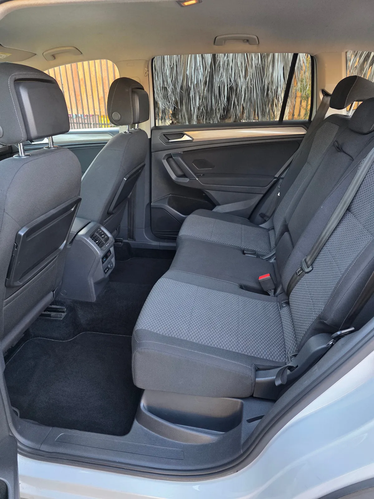 VOLKSWAGEN TIGUAN 2.0 Tdi Comfortline 4m 5p At 4x4 Diesel año 2019